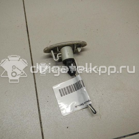 Фото Повторитель на крыло белый  261608990A для Nissan Micra / Note / Nv200 / Qashqai / Juke F15