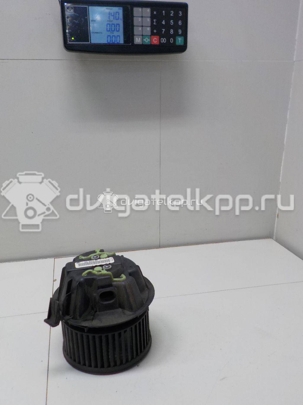 Фото Моторчик отопителя  272106020R для vaz Lada Largus {forloop.counter}}