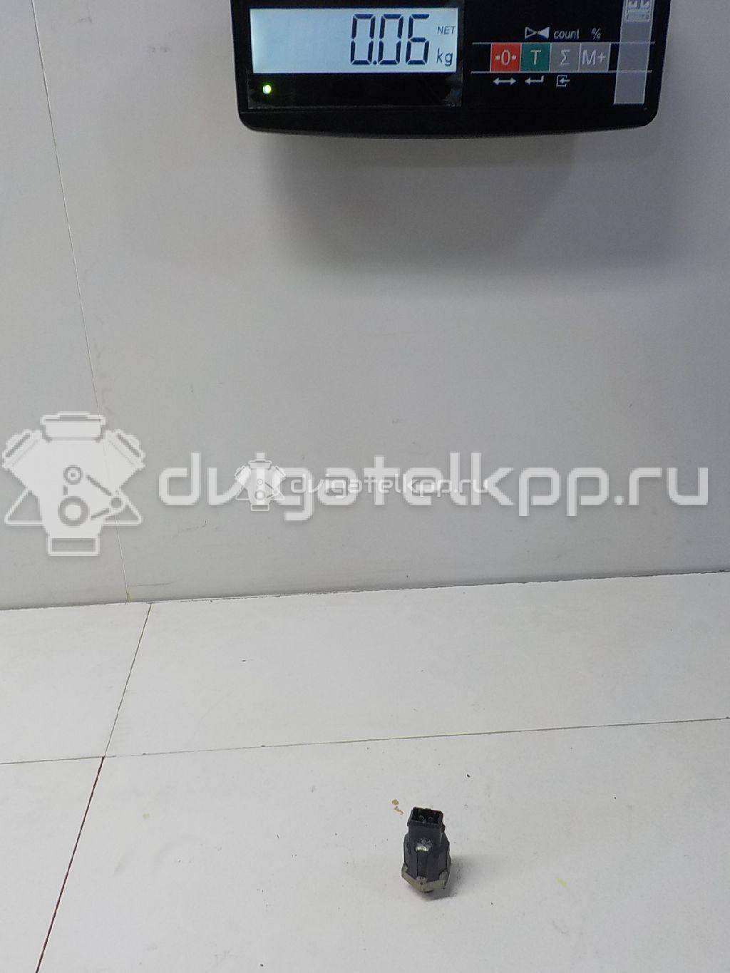 Фото Датчик детонации  8200680689 для Nissan Tiida / Primastar X83 / Micra / Note / Kubistar {forloop.counter}}