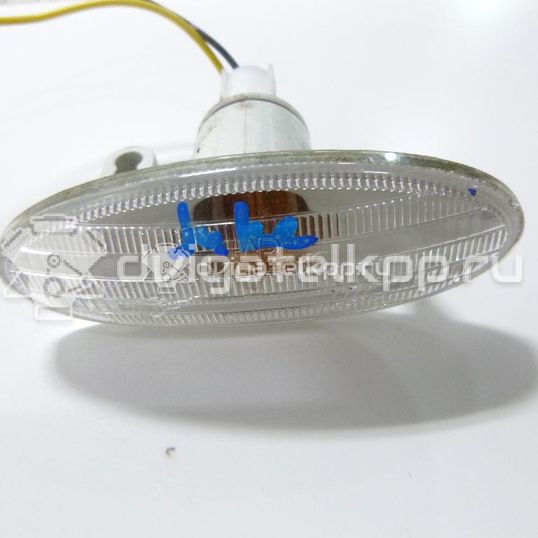 Фото Повторитель на крыло белый  261608990A для Nissan Micra / Note / Nv200 / Qashqai / Juke F15