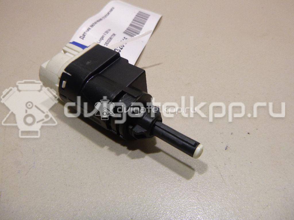 Фото Датчик включения стопсигнала  253206170R для nissan Almera (G15) {forloop.counter}}
