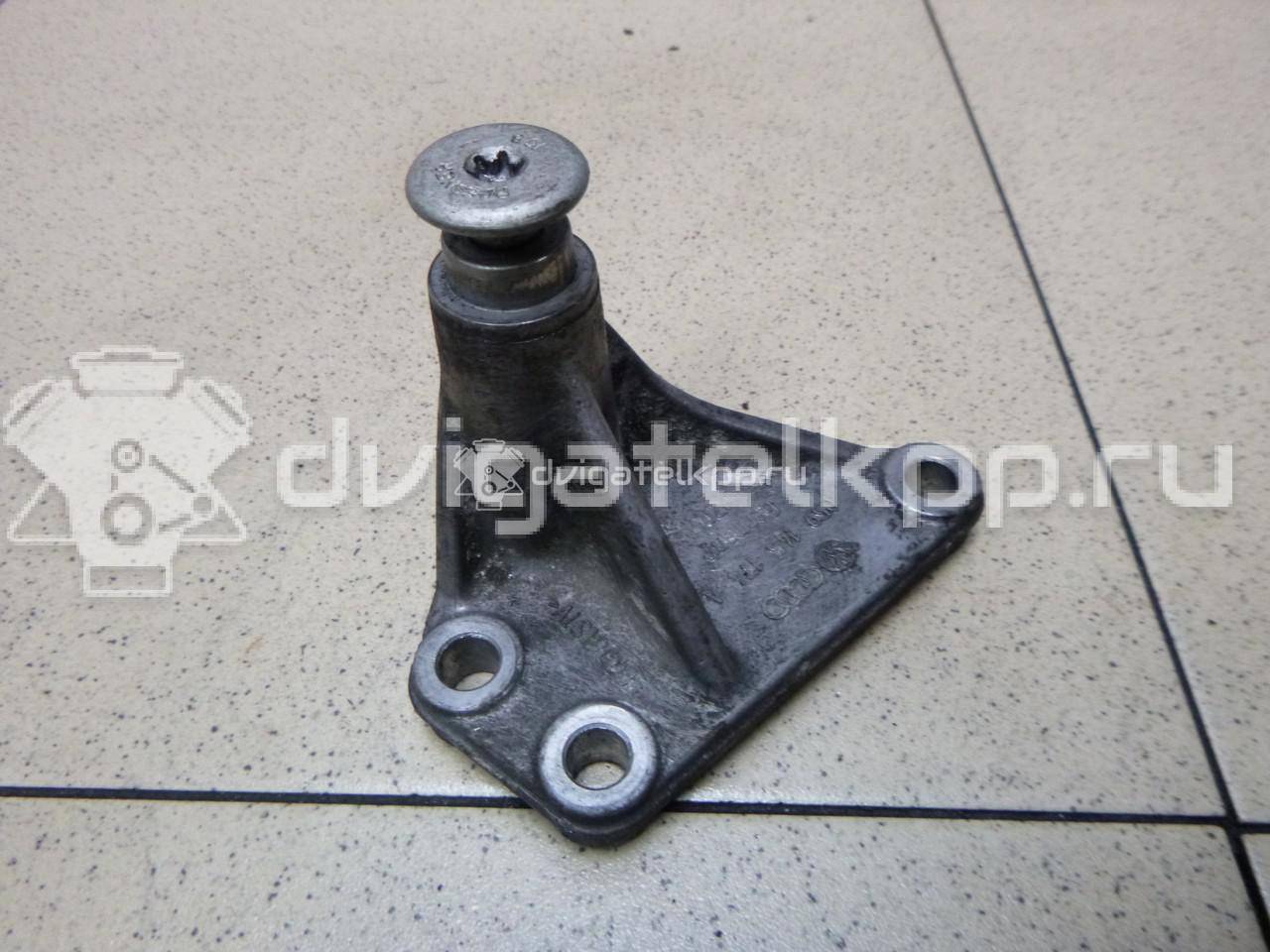 Фото Кронштейн ролика-натяжителя руч. ремня для двигателя BUG для Audi Q7 233 л.с 24V 3.0 л Дизельное топливо 059145174A {forloop.counter}}