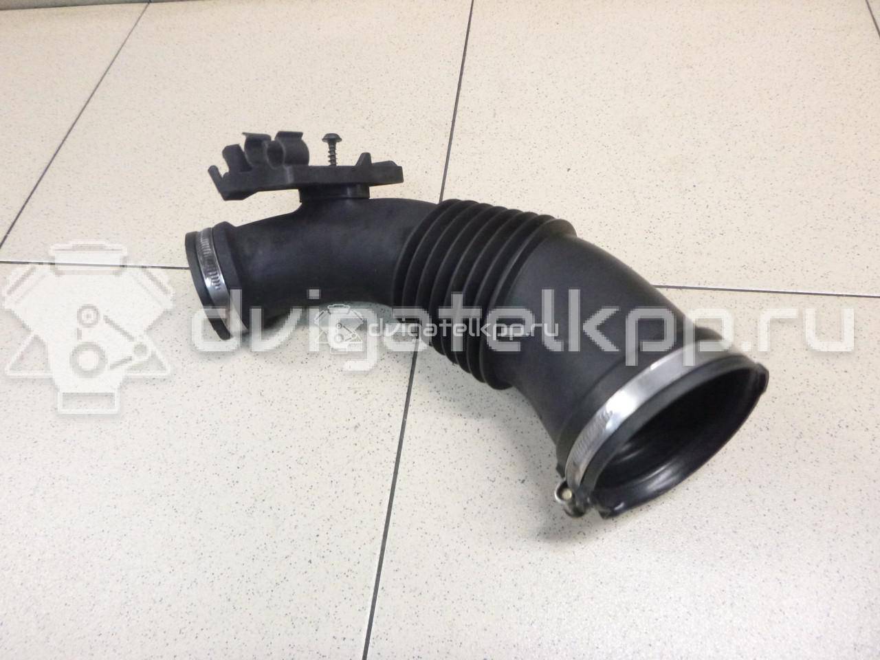 Фото Патрубок воздушного фильтра для двигателя CAPA для Audi A5 240 л.с 24V 3.0 л Дизельное топливо 059129615F {forloop.counter}}