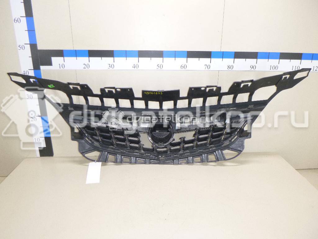 Фото Решетка радиатора  13300949 для Opel Astra {forloop.counter}}