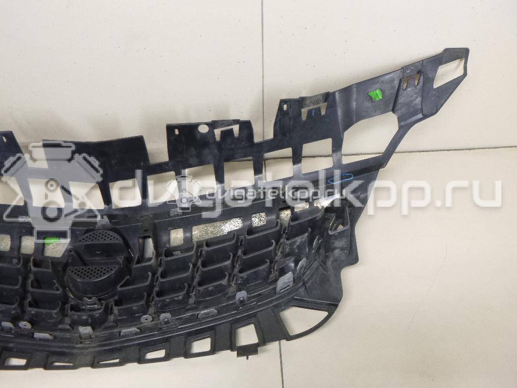 Фото Решетка радиатора  1320167 для Opel Astra {forloop.counter}}