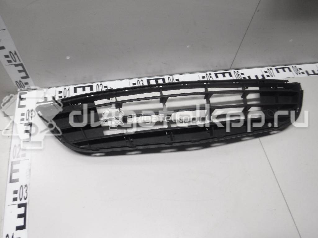 Фото Решетка в бампер центральная  13231589 для Opel Corsa {forloop.counter}}