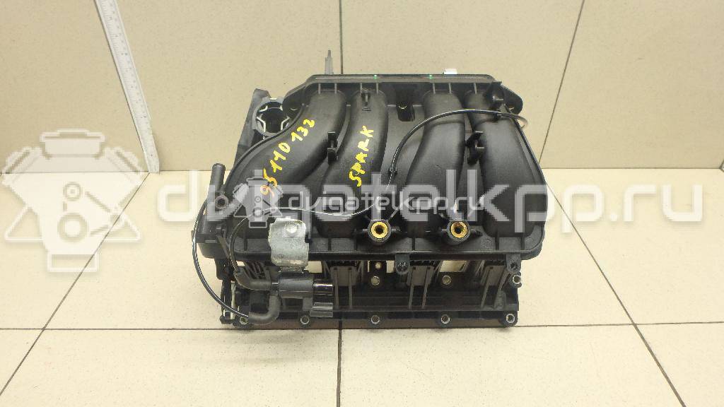 Фото Коллектор впускной для двигателя B10D1 для Chevrolet Spark 65-68 л.с 16V 1.0 л бензин 25191169 {forloop.counter}}