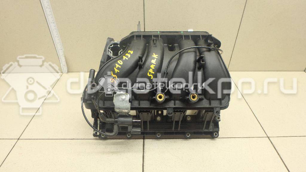 Фото Коллектор впускной для двигателя B10D1 для Chevrolet Spark 65-68 л.с 16V 1.0 л бензин 25191169 {forloop.counter}}