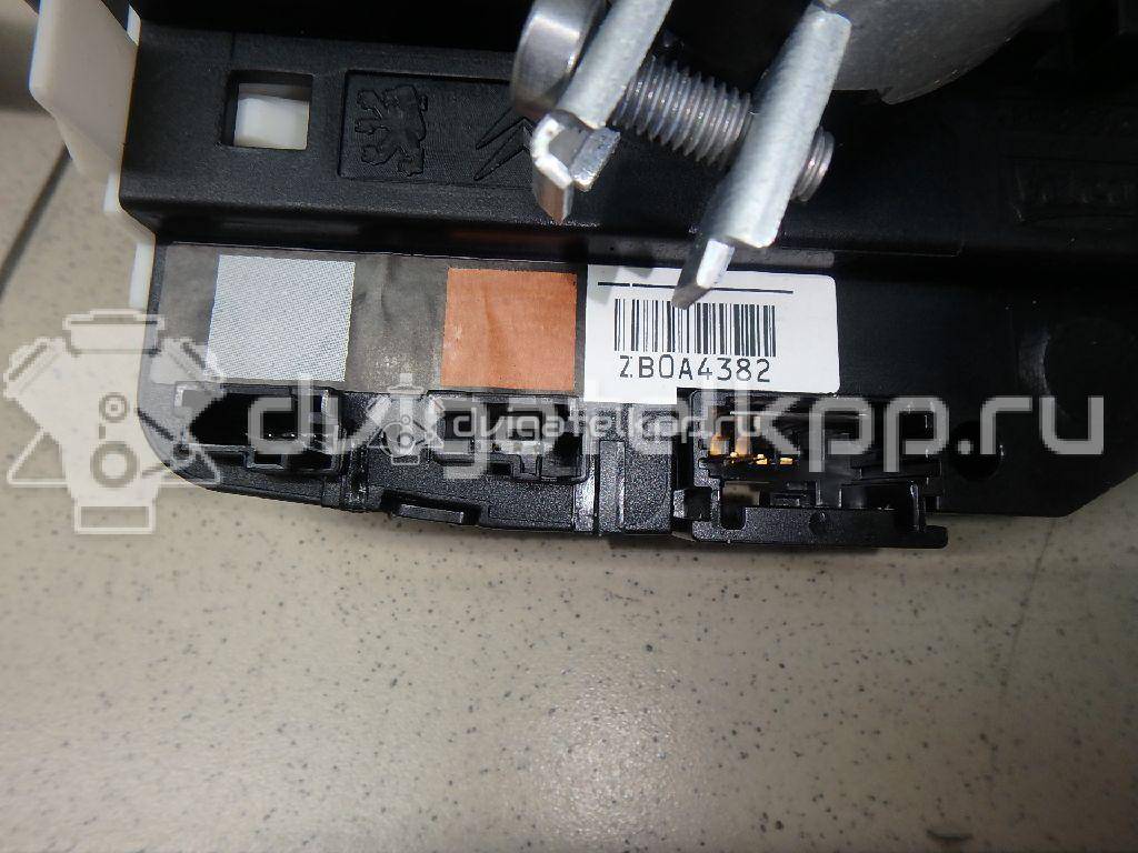 Фото Переключатель подрулевой в сборе  98081767ZD для Peugeot 2008 / 208 {forloop.counter}}