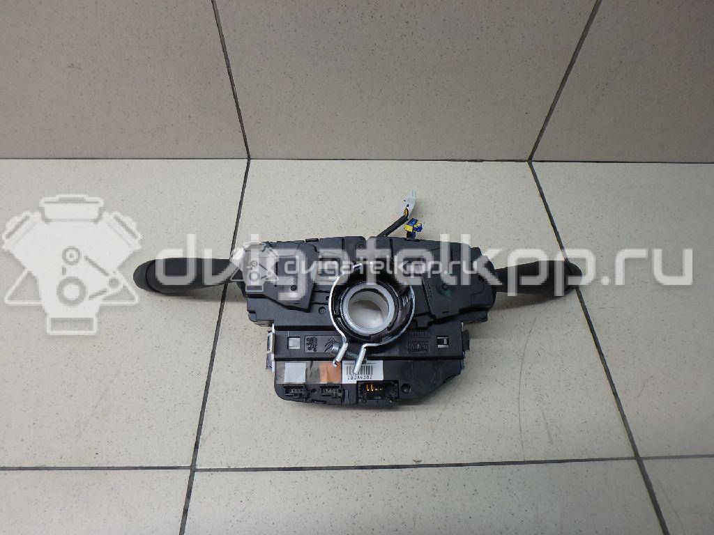 Фото Переключатель подрулевой в сборе  98081767ZD для Peugeot 2008 / 208 {forloop.counter}}