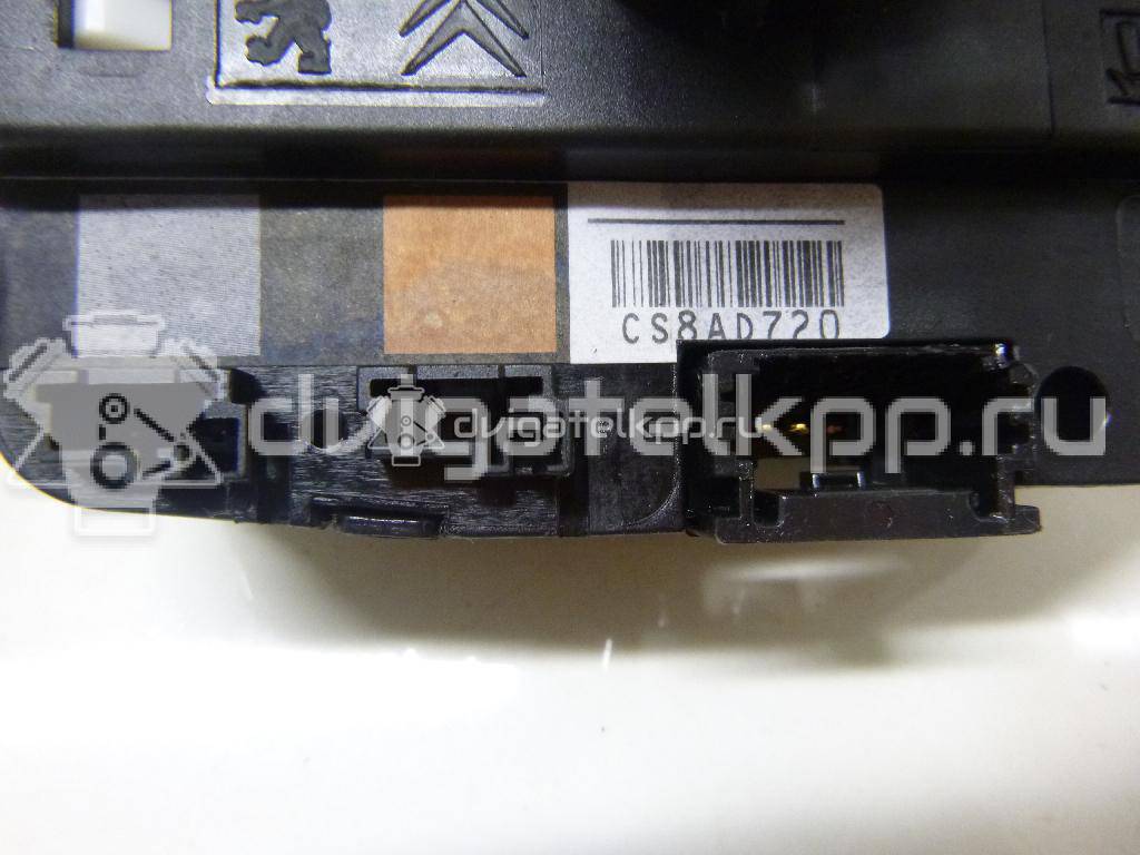 Фото Переключатель подрулевой в сборе  98081769ZD для Peugeot 308 / 2008 / 208 {forloop.counter}}