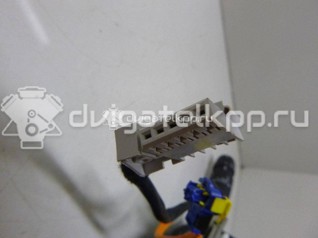 Фото Переключатель подрулевой в сборе  98081769ZD для Peugeot 308 / 2008 / 208 {forloop.counter}}
