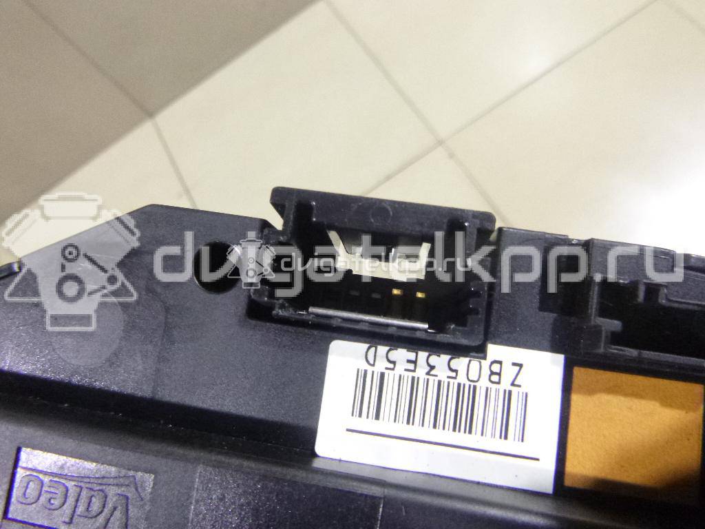 Фото Переключатель подрулевой в сборе  98030390ZD для Peugeot 2008 / 208 {forloop.counter}}
