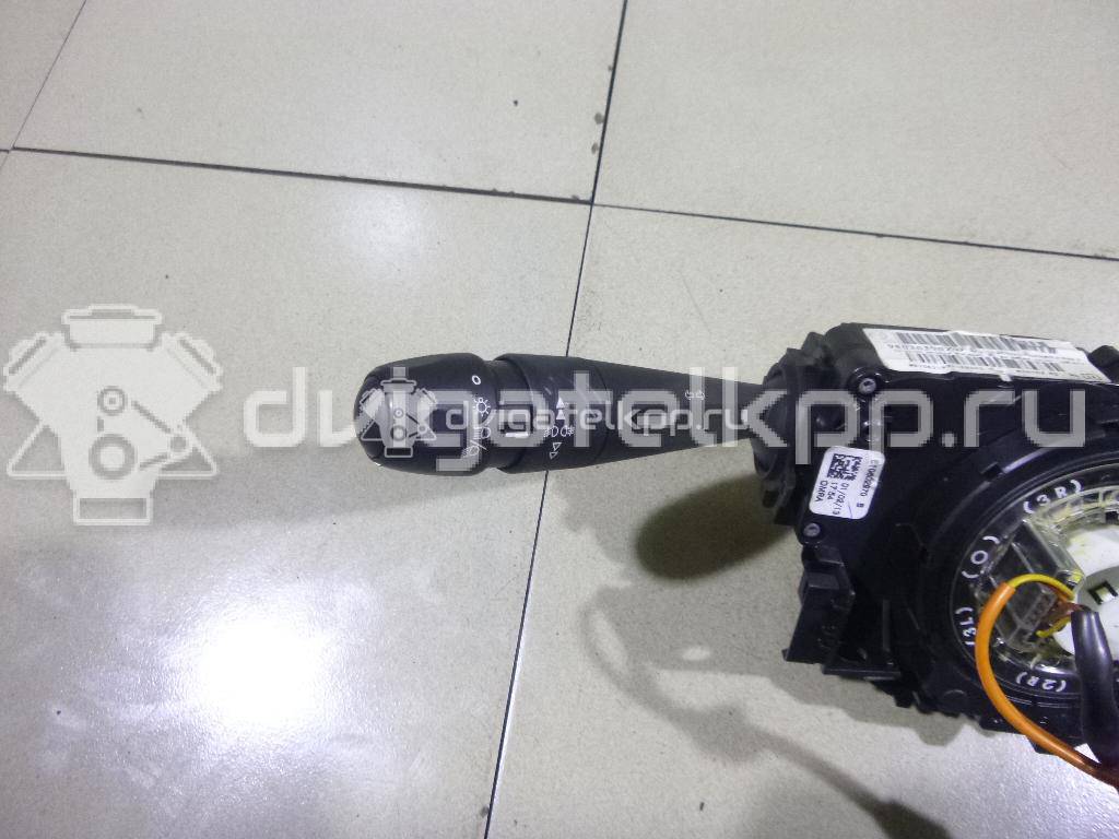 Фото Переключатель подрулевой в сборе  98030390ZD для Peugeot 2008 / 208 {forloop.counter}}