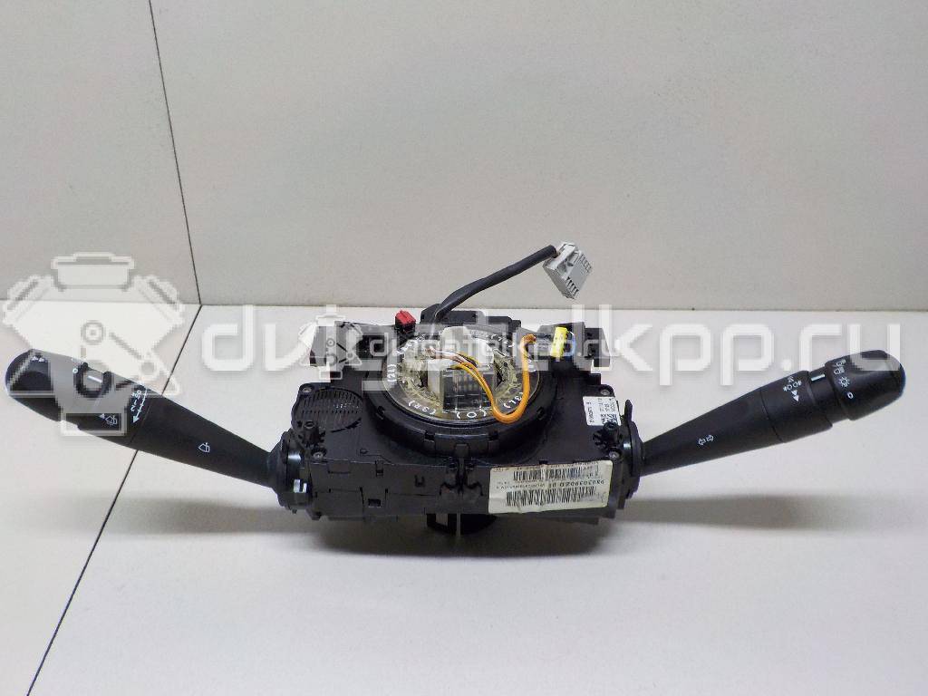 Фото Переключатель подрулевой в сборе  98030390ZD для Peugeot 2008 / 208 {forloop.counter}}