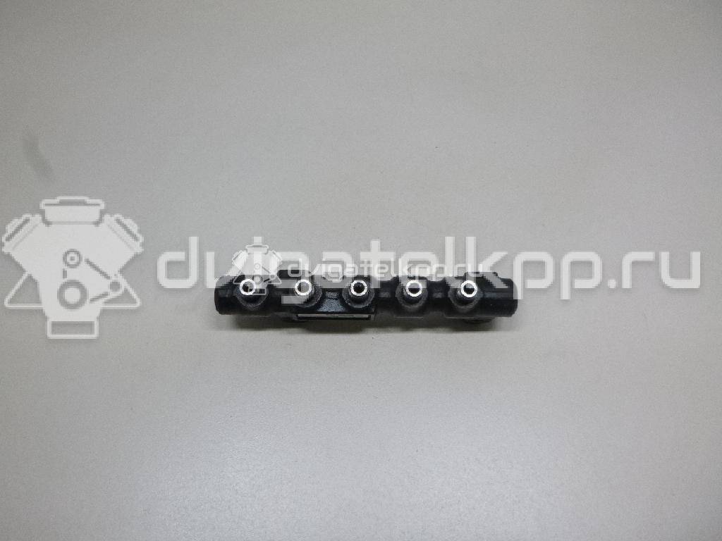 Фото Рейка топливная (рампа) для двигателя 9HY (DV6TED4) для Citroen C4 / C5 / Xsara 109-116 л.с 16V 1.6 л Дизельное топливо 1570G2 {forloop.counter}}