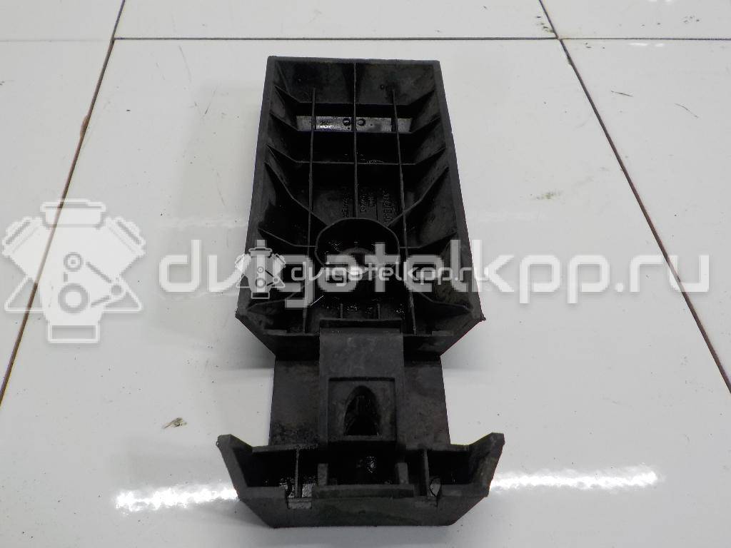 Фото Крепеж брызговика  20721840 для renault TRUCK Magnum {forloop.counter}}