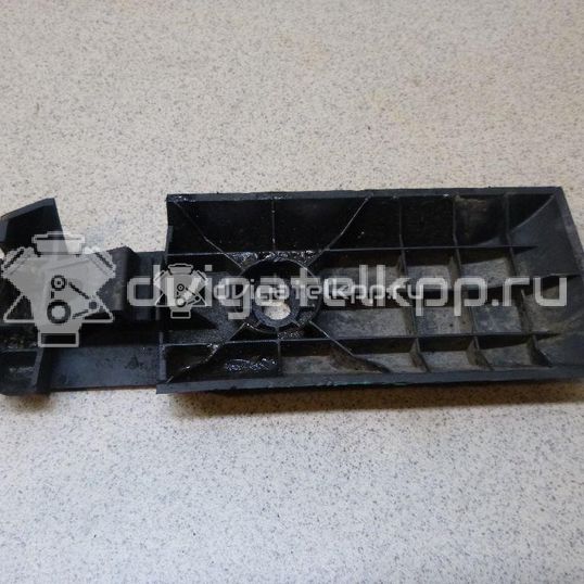 Фото Крепеж брызговика  20721840 для renault TRUCK Magnum