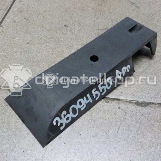 Фото Крепеж брызговика  20721840 для renault TRUCK Magnum