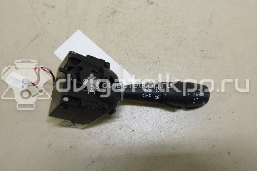 Фото Переключатель поворотов подрулевой  8201167992 для Renault Trafic / Captur J5 / Clio / Twingo {forloop.counter}}