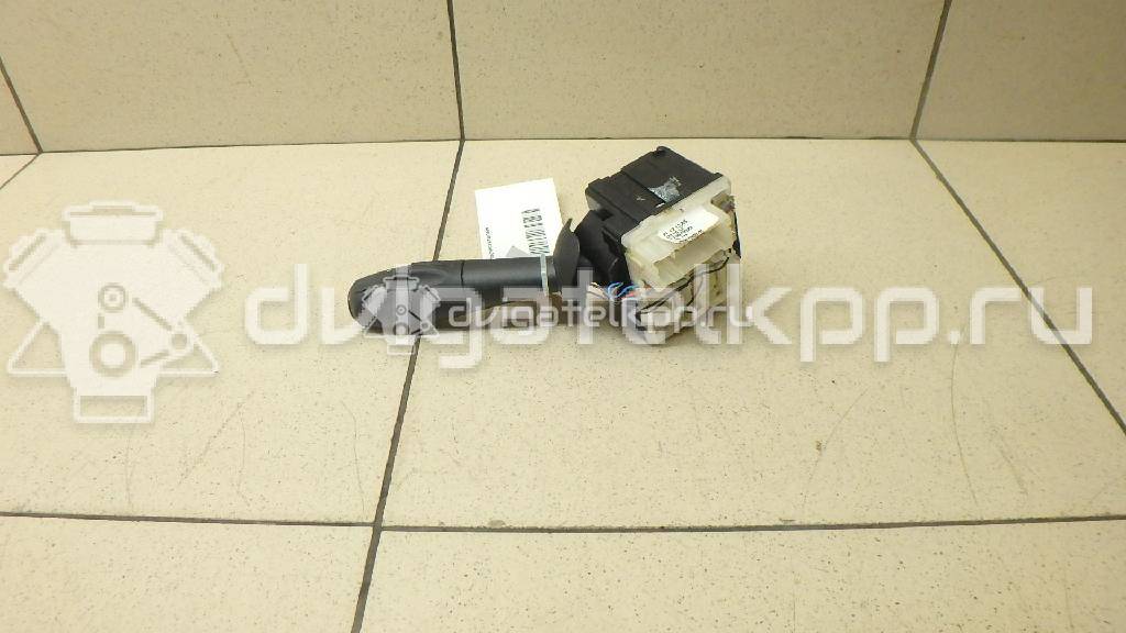 Фото Переключатель стеклоочистителей  8201168016 для Renault Trafic / Captur J5 / Clio {forloop.counter}}