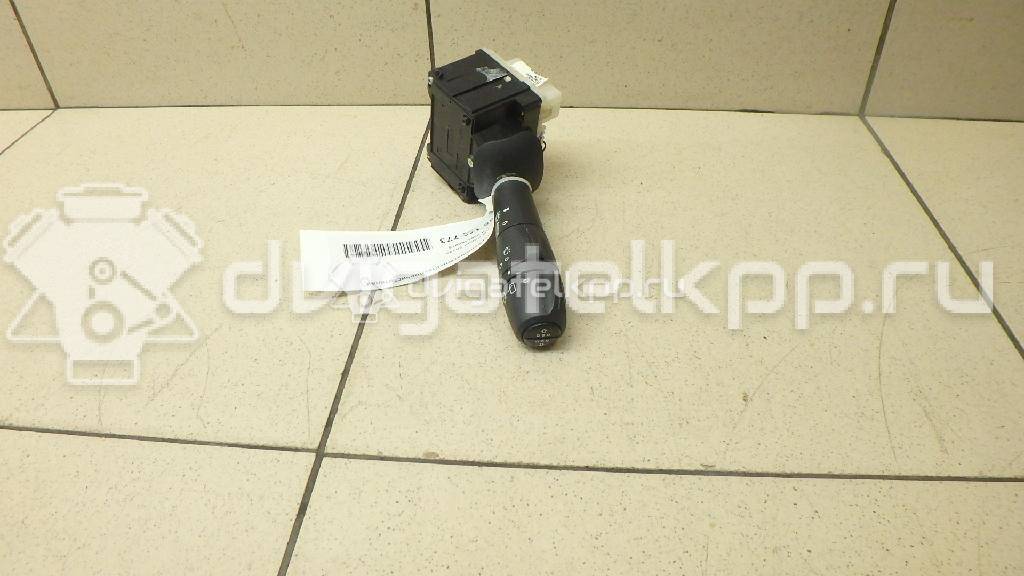 Фото Переключатель стеклоочистителей  8201168016 для Renault Trafic / Captur J5 / Clio {forloop.counter}}