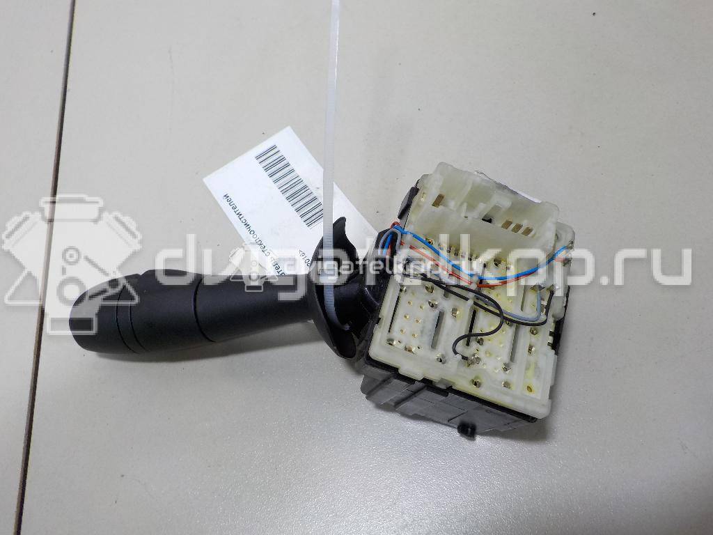 Фото Переключатель стеклоочистителей  8201168016 для Renault Trafic / Captur J5 / Clio {forloop.counter}}