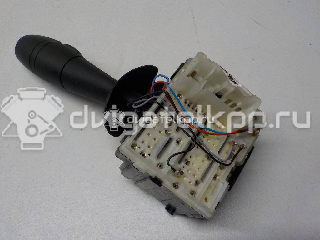 Фото Переключатель стеклоочистителей  8201168016 для Renault Trafic / Captur J5 / Clio {forloop.counter}}