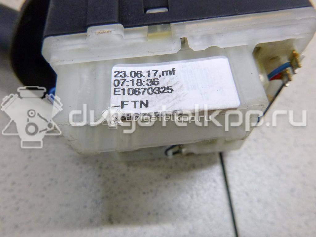 Фото Переключатель стеклоочистителей  8201168016 для Renault Trafic / Captur J5 / Clio {forloop.counter}}