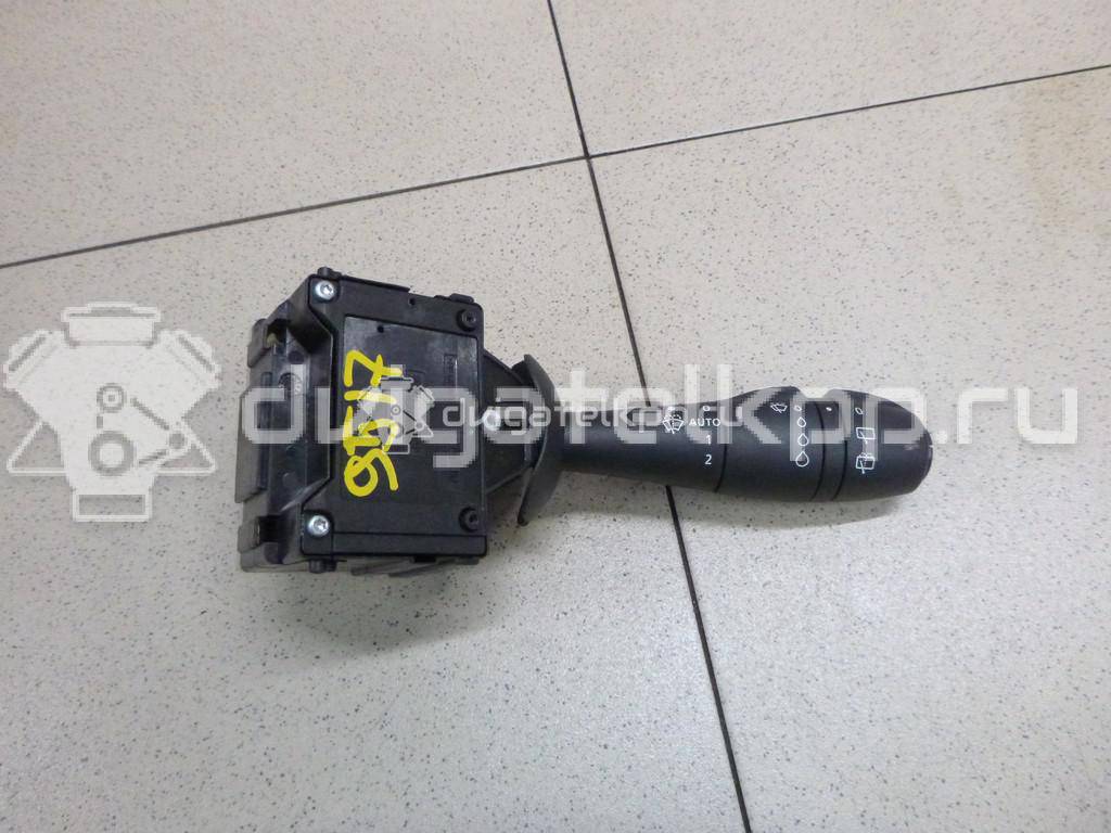 Фото Переключатель стеклоочистителей  8201168016 для Renault Trafic / Captur J5 / Clio {forloop.counter}}