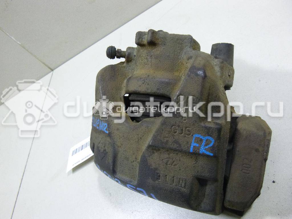 Фото Суппорт тормозной передний правый  410018218R для Renault Megane / Scénic / Grand / Captur J5 / Fluence L30 {forloop.counter}}