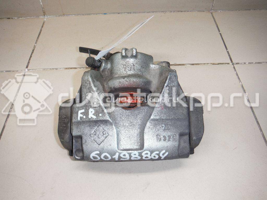 Фото Суппорт тормозной передний правый  410018218R для Renault Megane / Scénic / Grand / Captur J5 / Fluence L30 {forloop.counter}}
