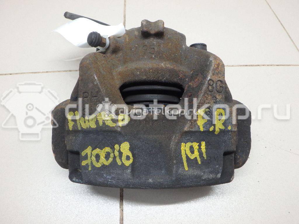 Фото Суппорт тормозной передний правый  410018218R для Renault Megane / Scénic / Grand / Captur J5 / Fluence L30 {forloop.counter}}