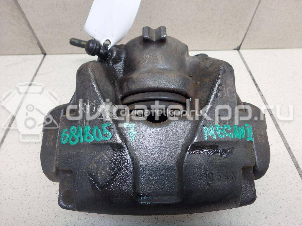 Фото Суппорт тормозной передний правый  410018218R для Renault Megane / Scénic / Grand / Captur J5 / Fluence L30 {forloop.counter}}
