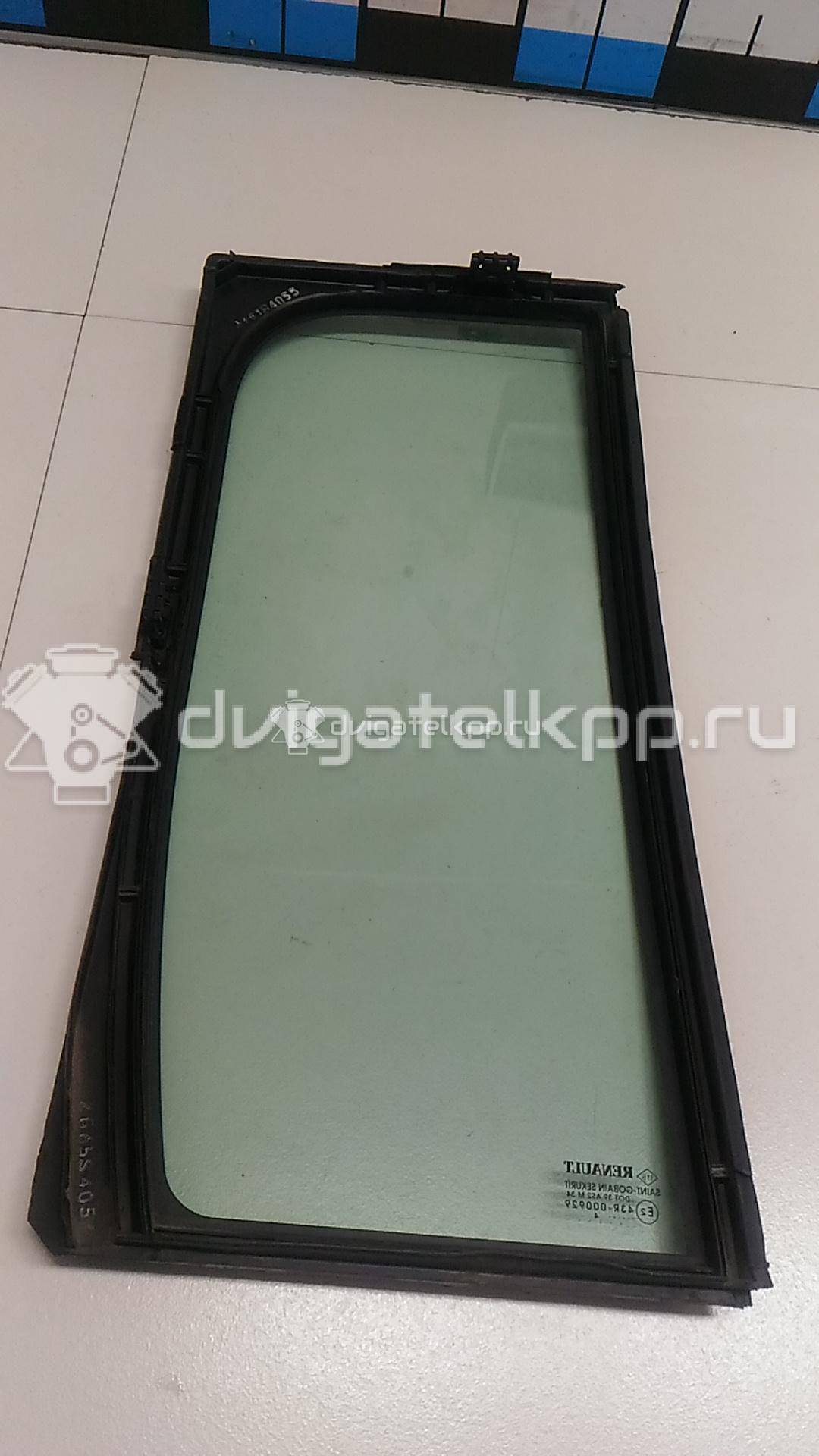 Фото Стекло двери задней левой (форточка)  8200015469 для Renault Espace {forloop.counter}}
