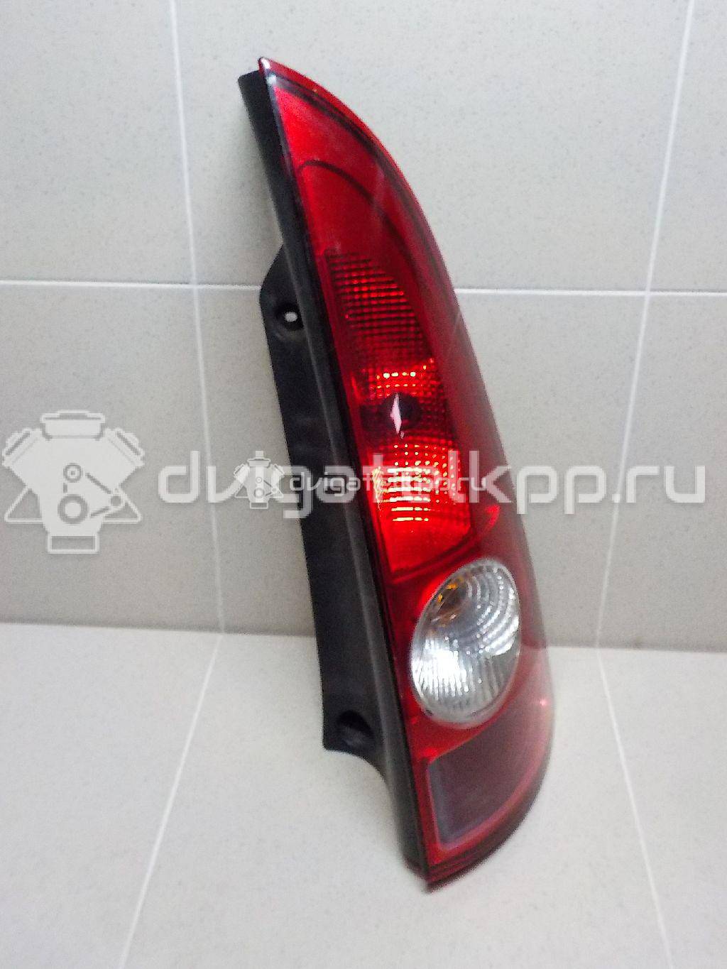 Фото Фонарь задний правый  8200027152 для Renault Espace {forloop.counter}}