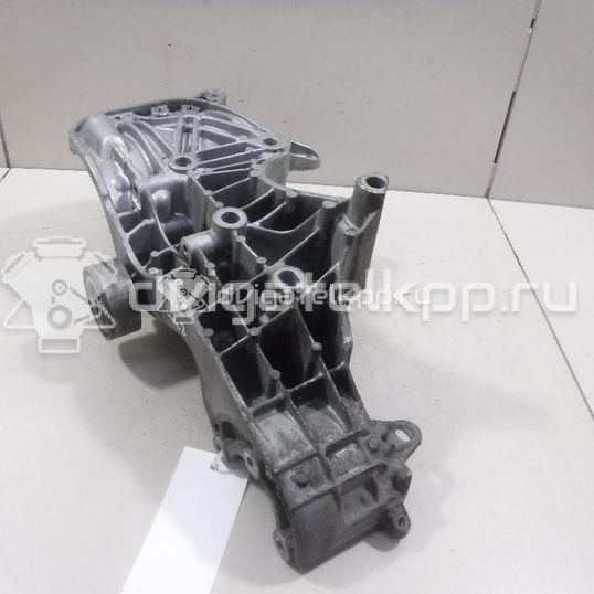 Фото Кронштейн генератора  688300553R для Renault / Dacia