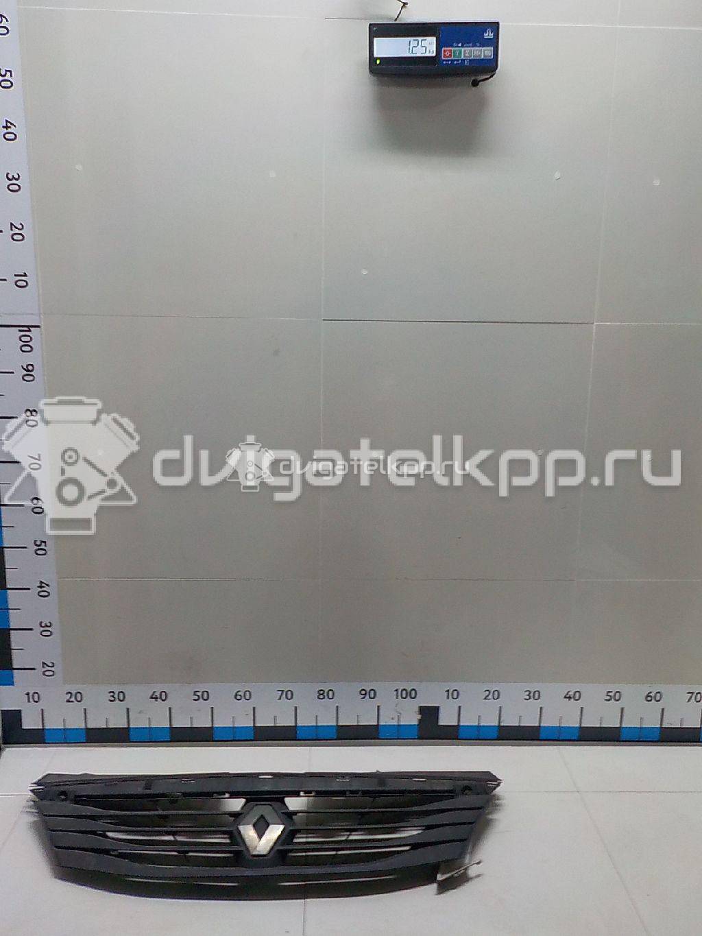 Фото Решетка радиатора  8200752748 для Renault Logan {forloop.counter}}