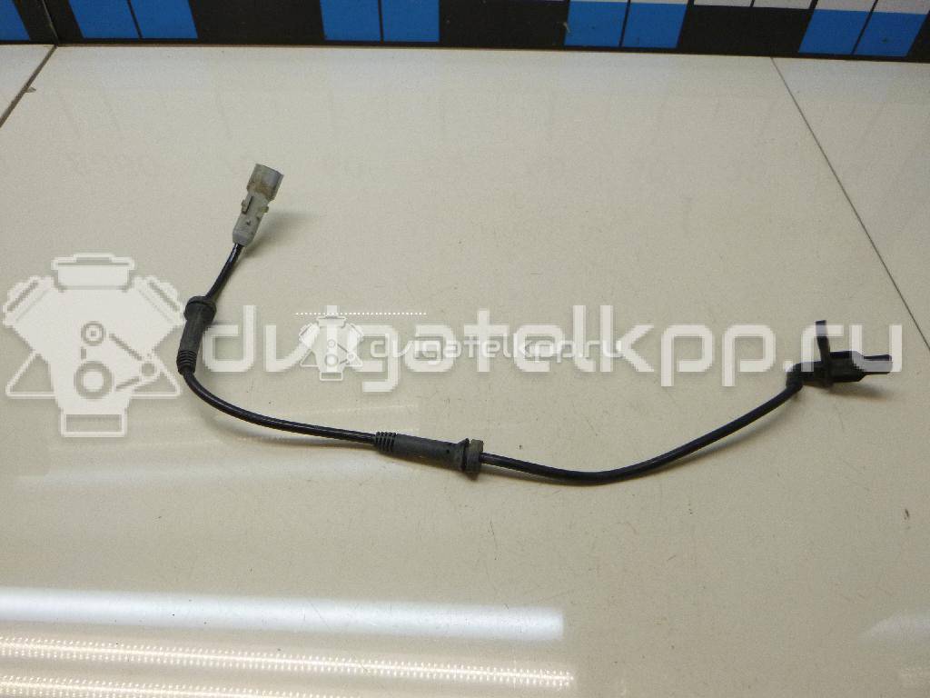 Фото Датчик ABS задний правый  479007700R для Renault Logan {forloop.counter}}
