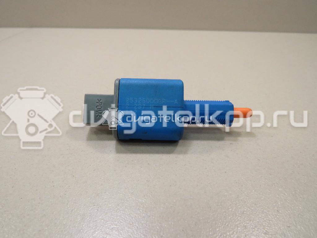 Фото Выключатель концевой  253250005R для Renault Grand / Scénic / Fluence L30 / Megane {forloop.counter}}