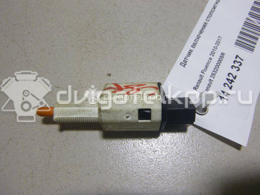 Фото Датчик включения стопсигнала  253200005R для Renault Grand / Scénic / Fluence L30 / Megane {forloop.counter}}