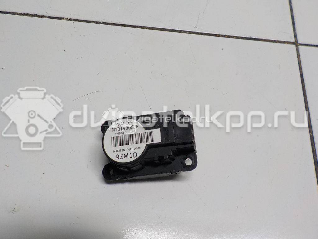 Фото Моторчик заслонки отопителя  277424777R для Renault Trafic / Grand / Scénic / Megane {forloop.counter}}