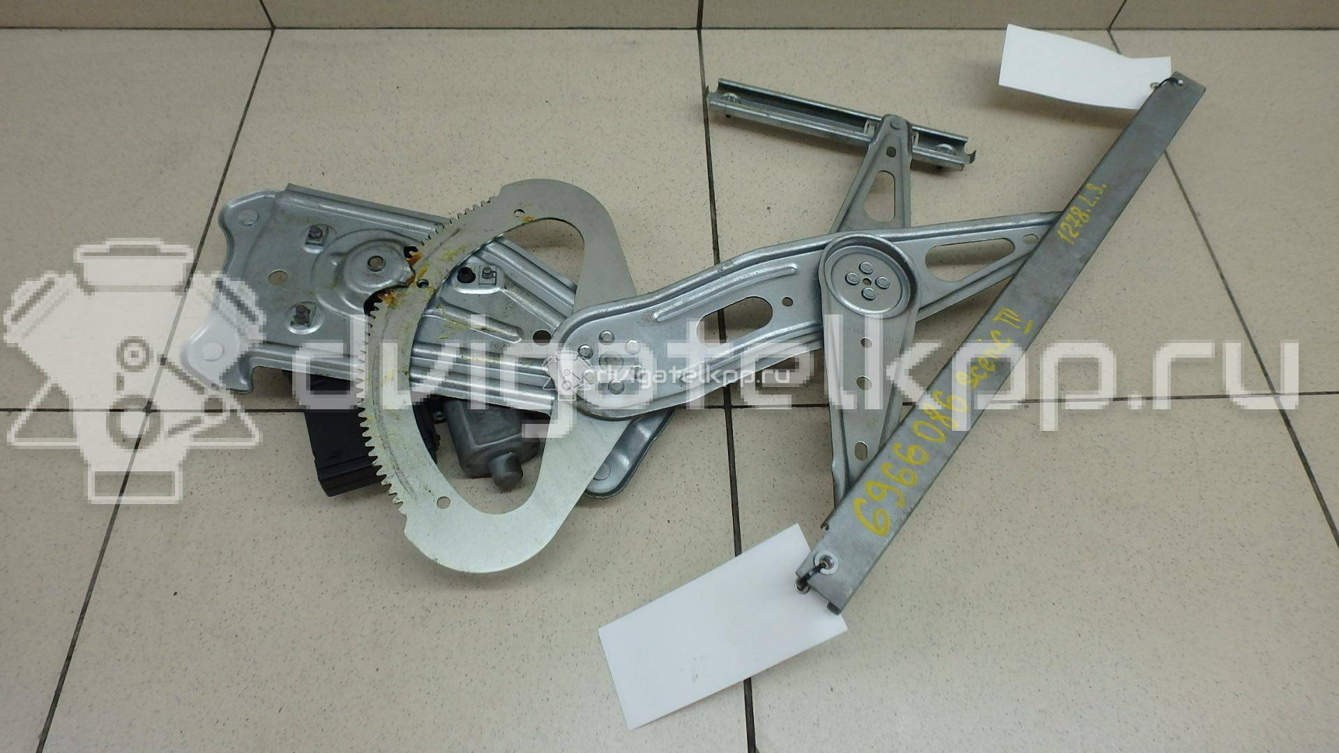 Фото Стеклоподъемник электр. задний левый  827216769R для Renault Grand / Scénic {forloop.counter}}