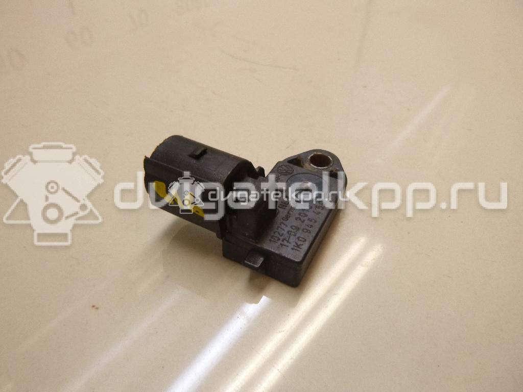 Фото Датчик включения стопсигнала  8P0698459B для Seat Ibiza / Leon / Toledo / Alhambra / Altea {forloop.counter}}