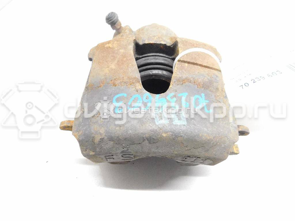 Фото Суппорт тормозной передний правый  1K0615124D для Seat Ibiza / Cordoba / Leon / Toledo / Altea {forloop.counter}}