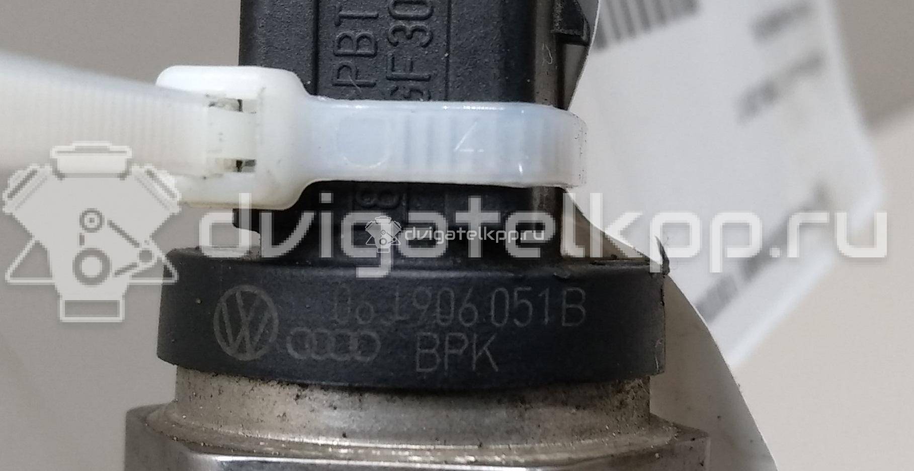 Фото Датчик давления топлива  06J906051B для Seat Ibiza / Leon / Toledo / Alhambra / Altea {forloop.counter}}