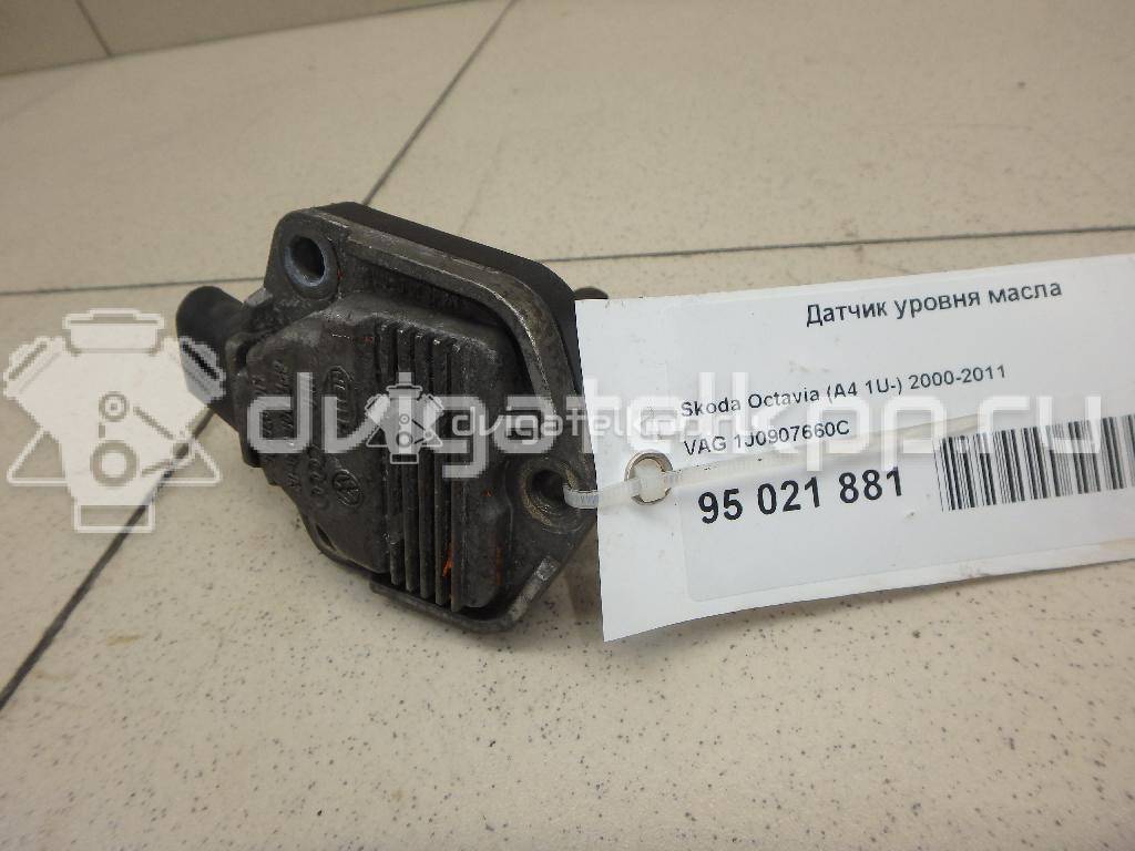 Фото Датчик уровня масла  1J0907660C для Seat Ibiza / Leon / Toledo / Altea / Exeo {forloop.counter}}