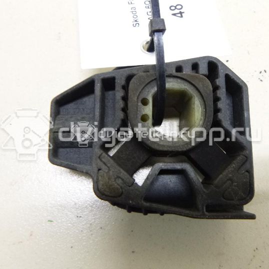 Фото Кронштейн радиатора  6Q0121367A для Seat Ibiza / Cordoba