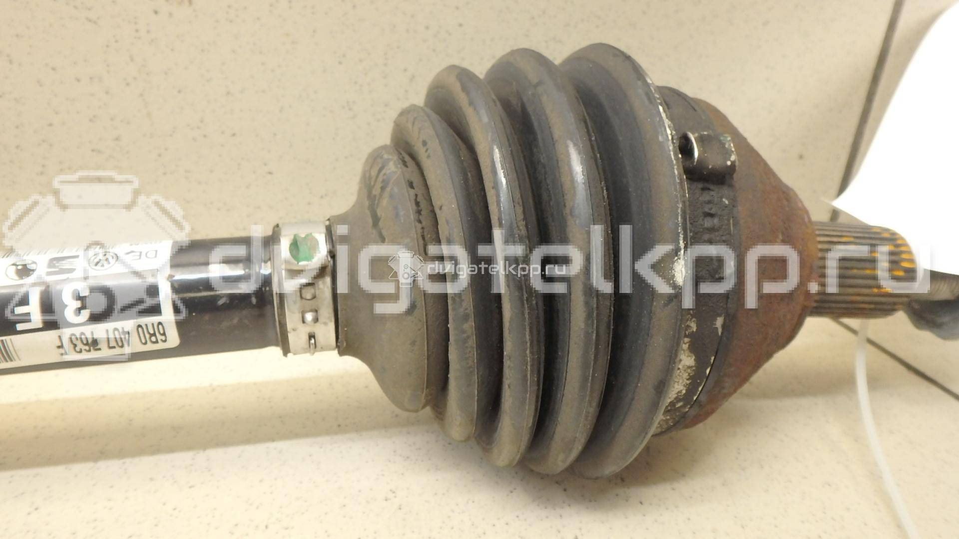 Фото Полуось передняя левая  6R0407763F для seat Toledo III {forloop.counter}}