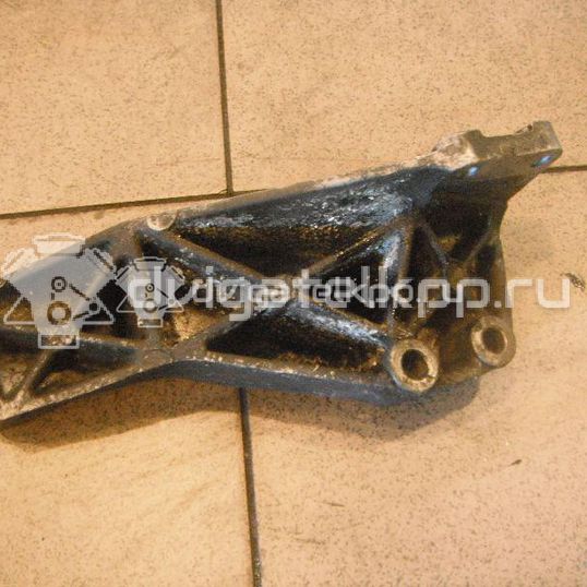 Фото Кронштейн генератора для двигателя OM 601.942 (OM 601) для Mercedes-Benz Vito 79 л.с 8V 2.3 л Дизельное топливо 6011550395
